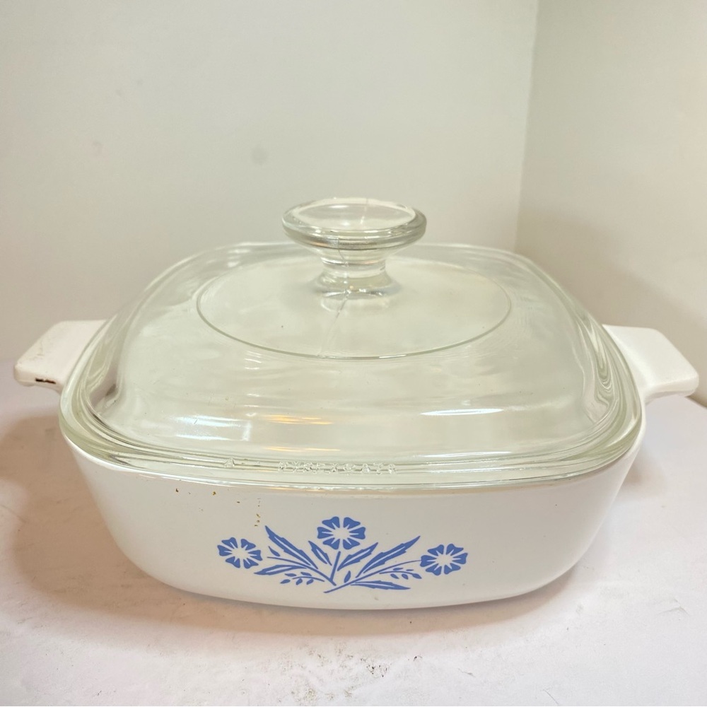 Corningware White Casserole with Blue Floral Pattern and Glass Lid 1L
